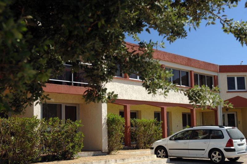 Hotel Le Lagon Rochefort-du-Gard Exterior foto