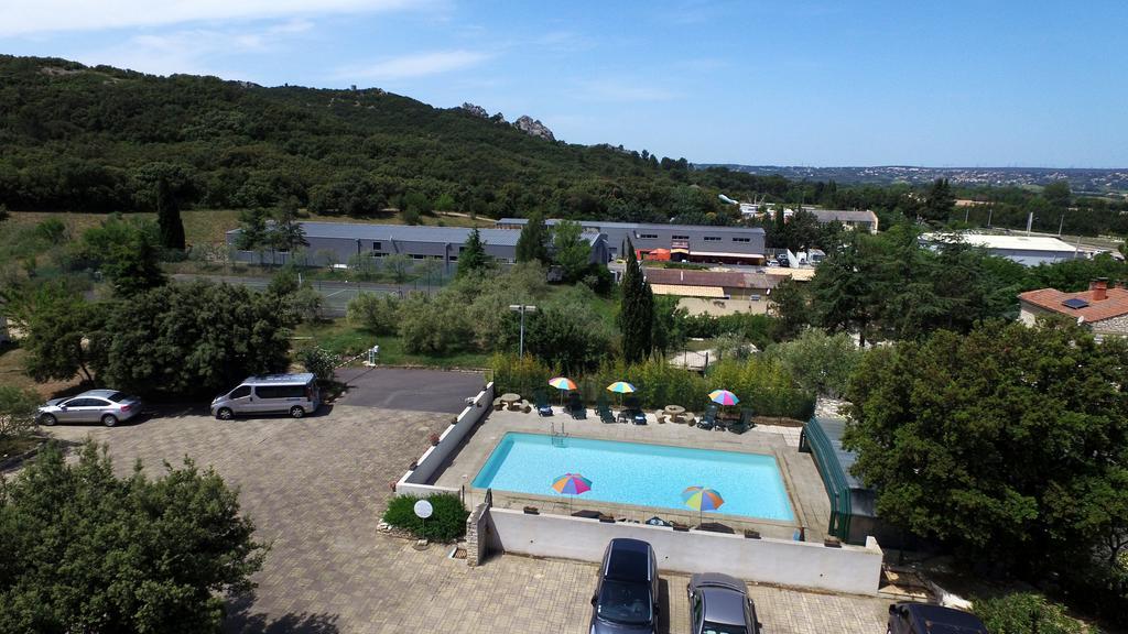 Hotel Le Lagon Rochefort-du-Gard Exterior foto